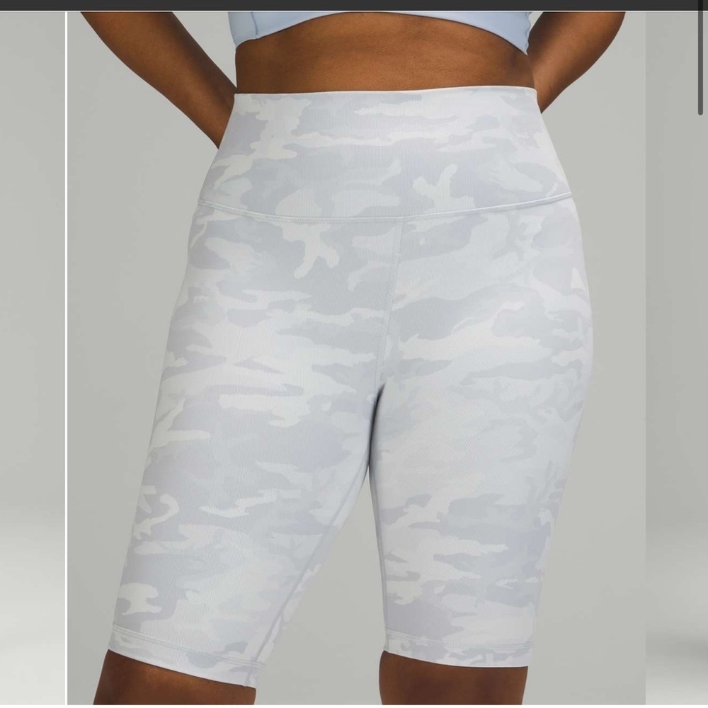 Lululemon Wunder Under Short 10" *Ribbed